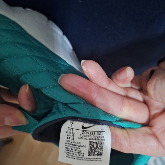 Nike Women Teal ACG Slip-On Sneakers - Picture 4 of 6